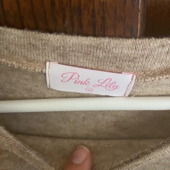 Boutique long sleeve shirt size large - Picture 2 of 3